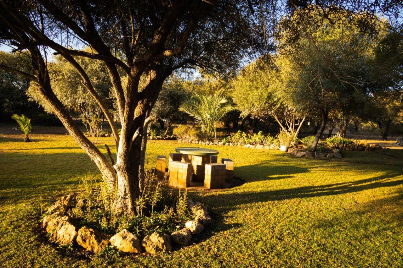 Olienhoff Guesthouse And Rest Camp Otavi Eksteriør bilde