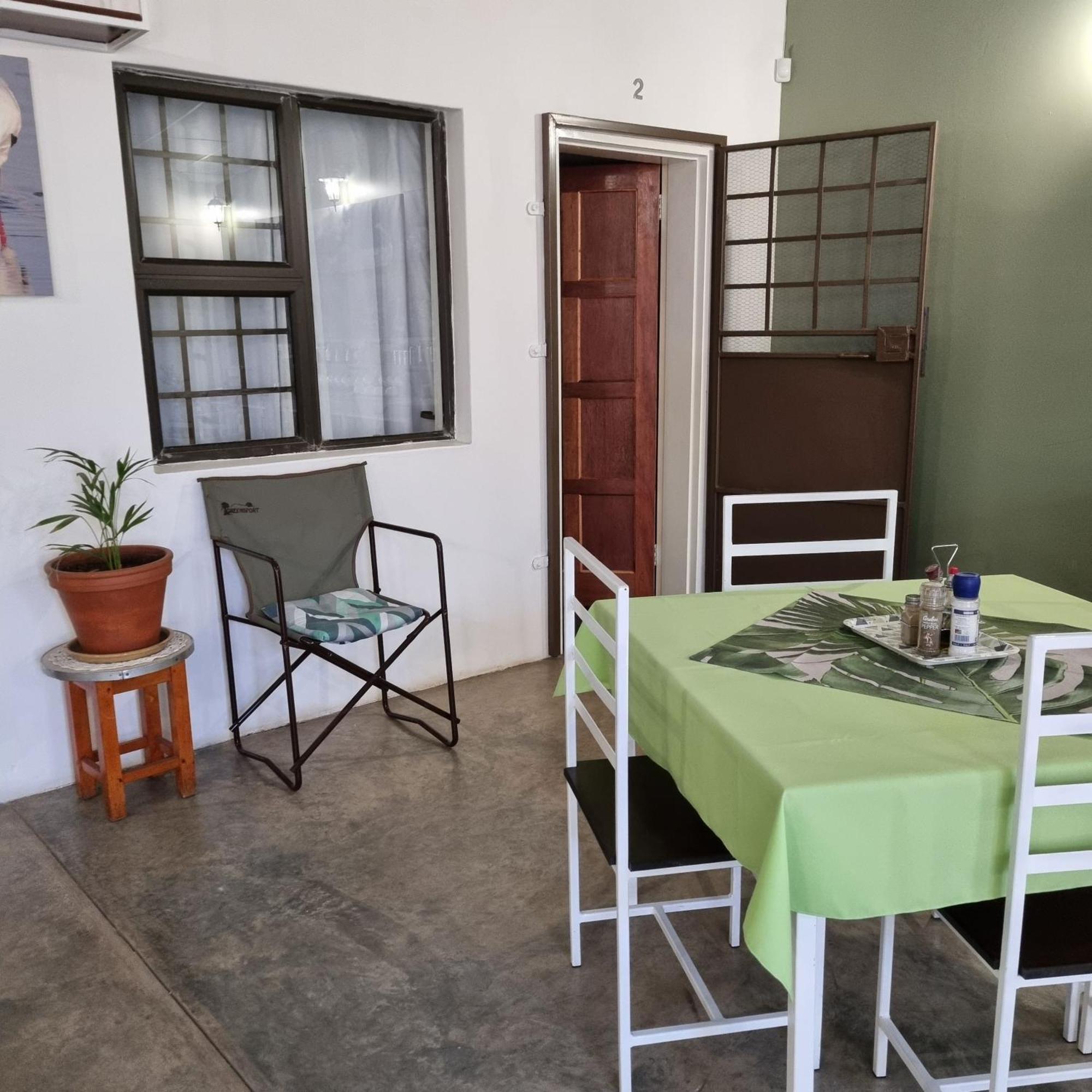 Olienhoff Guesthouse And Rest Camp Otavi Eksteriør bilde