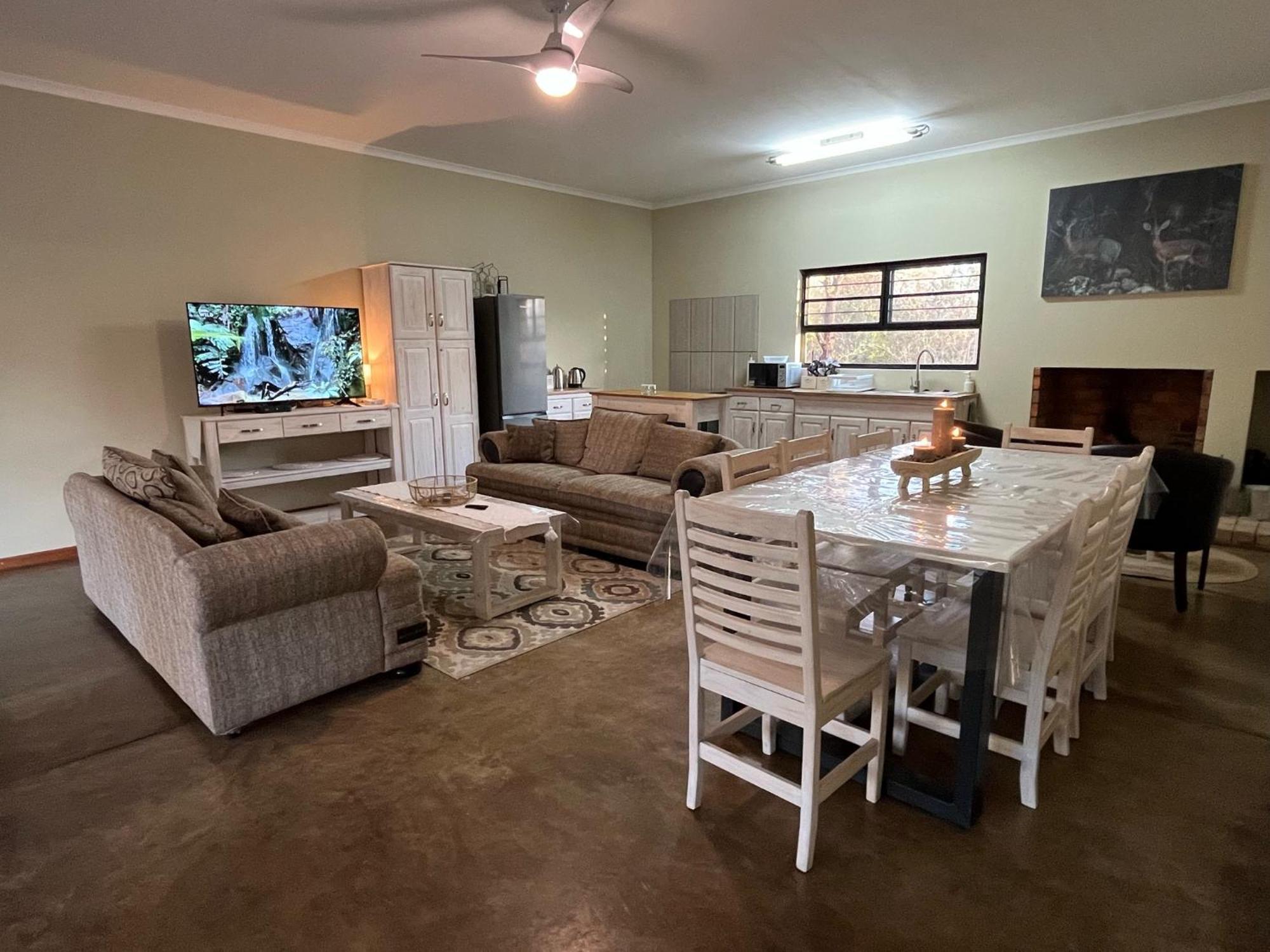 Olienhoff Guesthouse And Rest Camp Otavi Eksteriør bilde