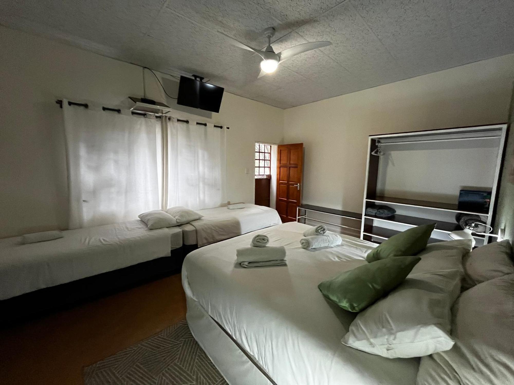Olienhoff Guesthouse And Rest Camp Otavi Eksteriør bilde